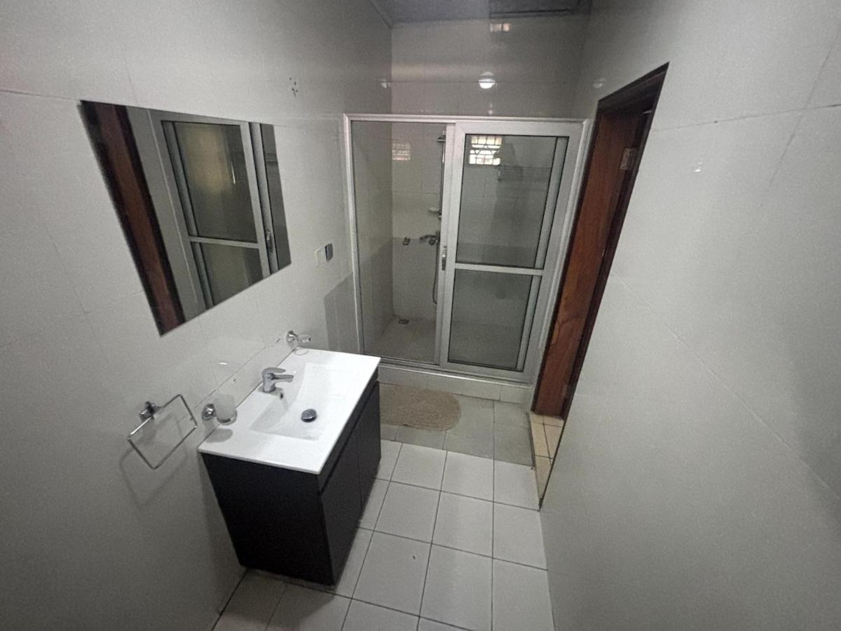 Takako Court Luxury Houses & Apartments, East Legon Accra Esterno foto