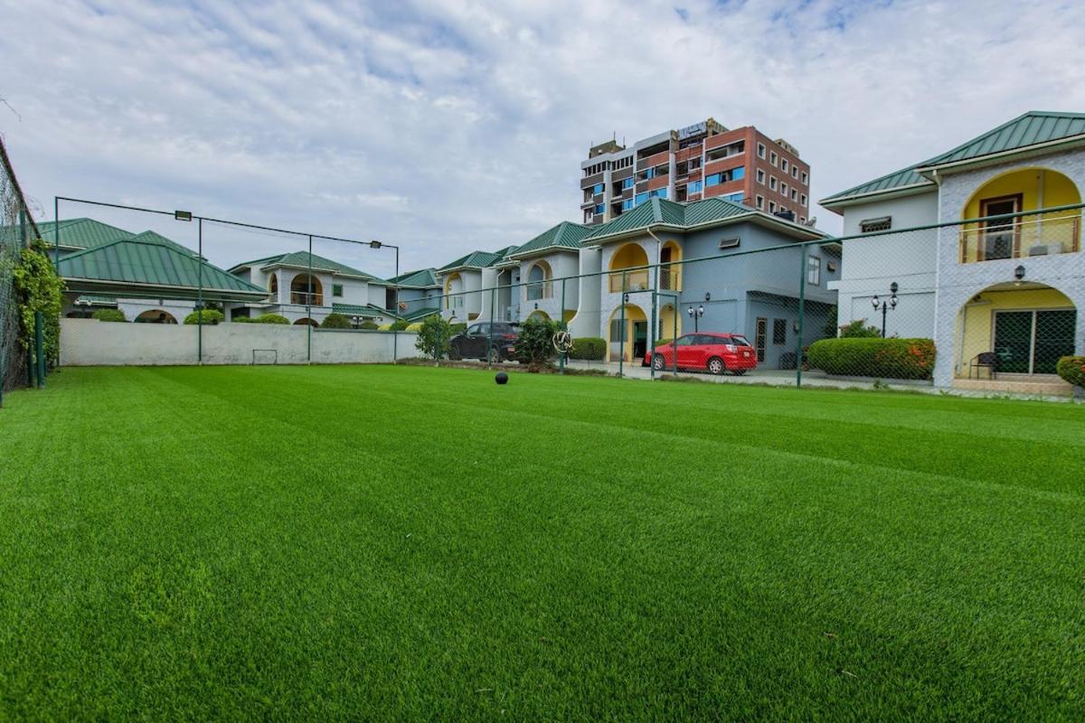 Takako Court Luxury Houses & Apartments, East Legon Accra Esterno foto
